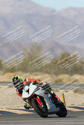 media/Dec-04-2025-Racers Edge (Thu) [[5ebc9f124d]]/3-B Group/1-Session 1 (Turn 7)/